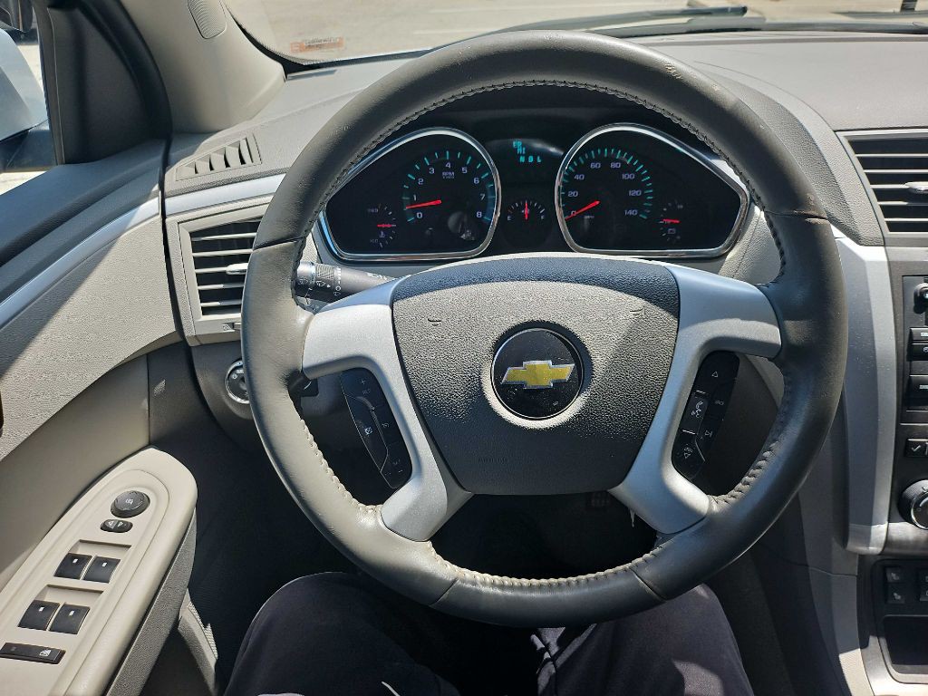 2011 Chevrolet Traverse Image 16