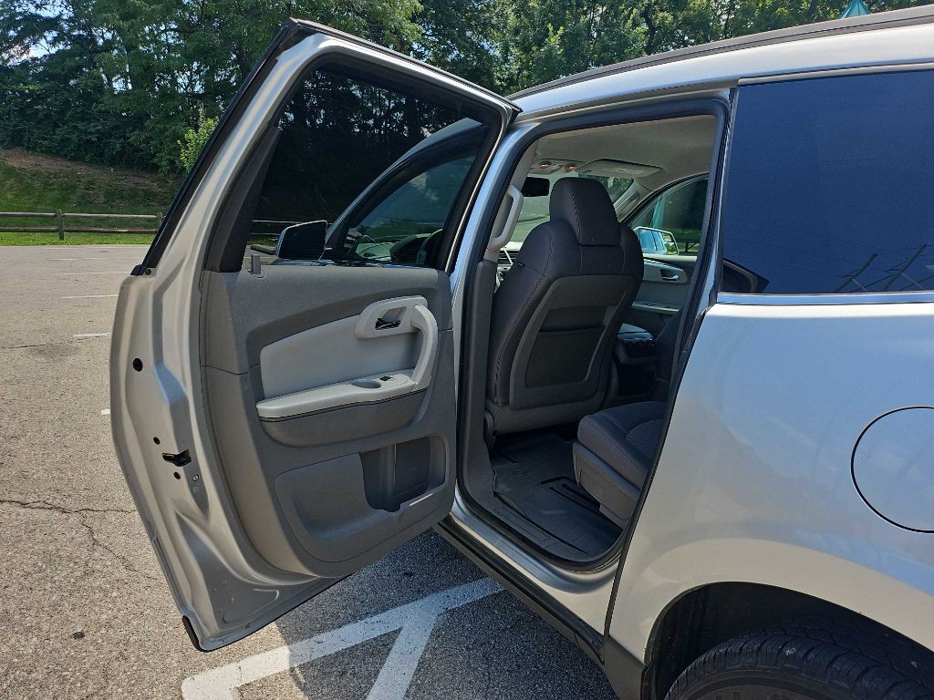 2011 Chevrolet Traverse Image 23