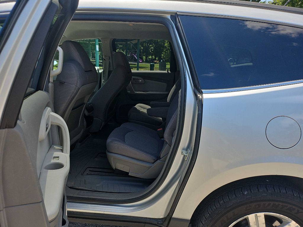2011 Chevrolet Traverse Image 24