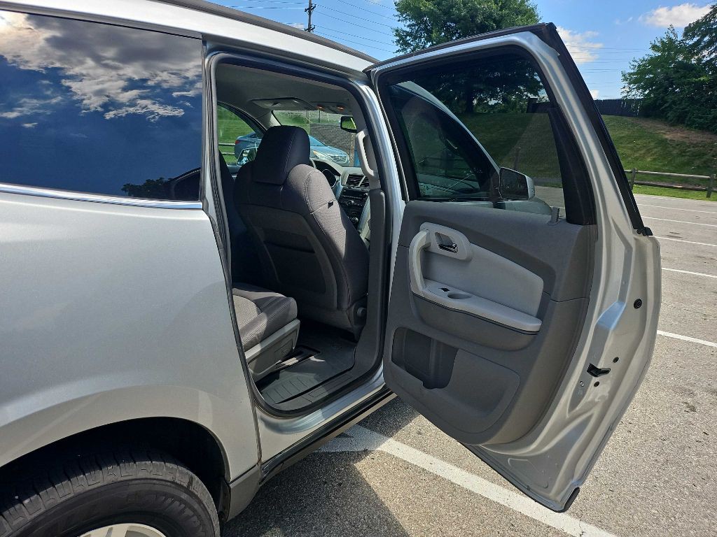 2011 Chevrolet Traverse Image 25
