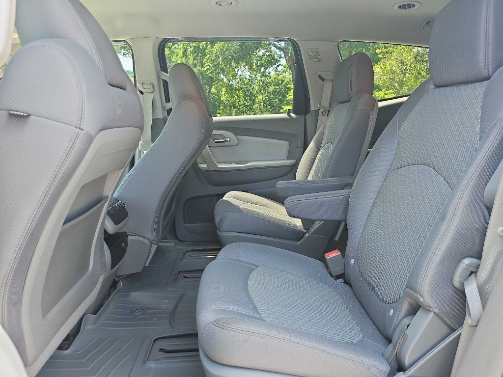 2011 Chevrolet Traverse Image 26