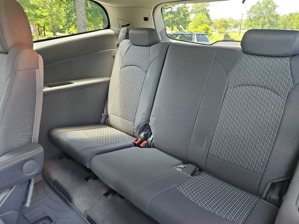 2011 Chevrolet Traverse Image 27