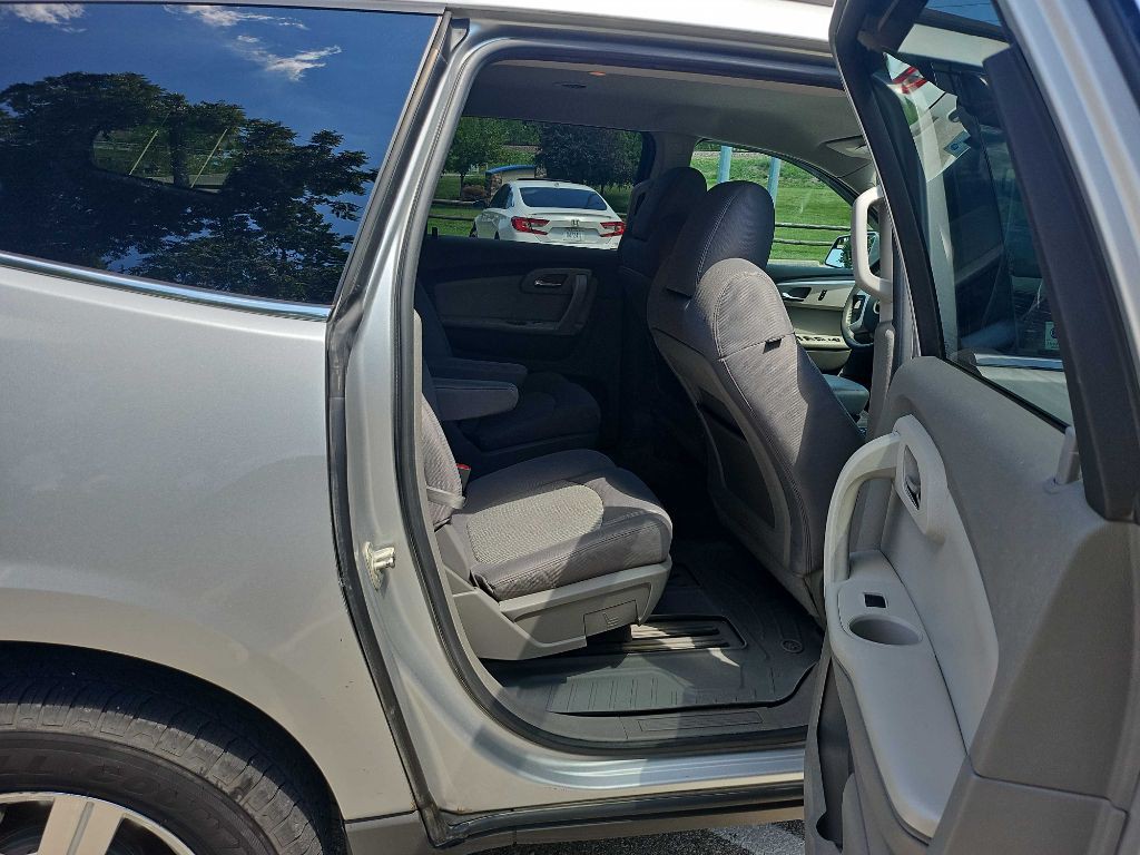 2011 Chevrolet Traverse Image 28