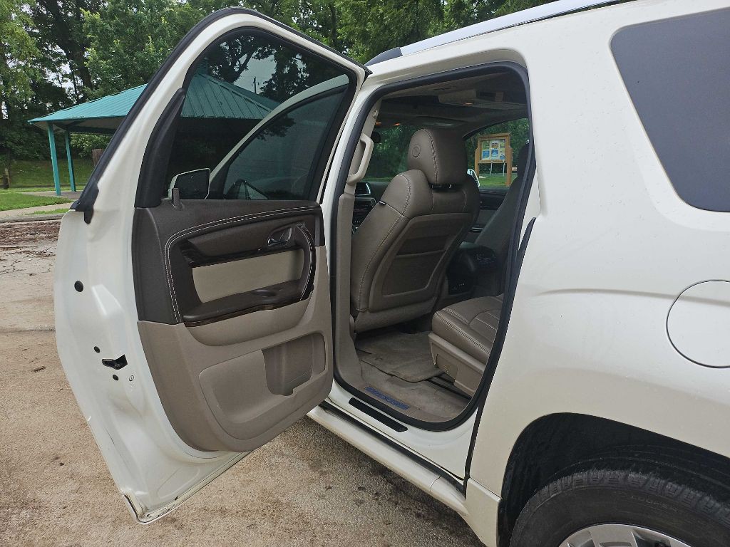 2013 GMC Acadia Image 25