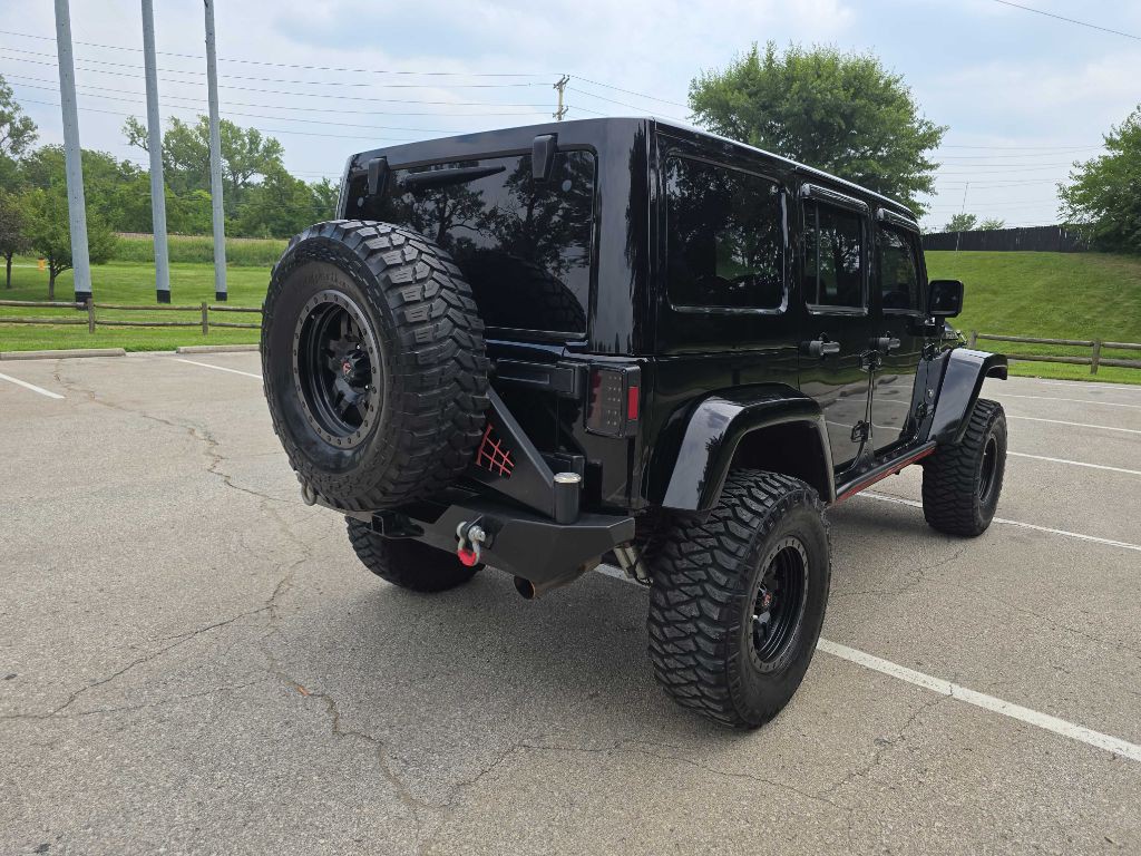2011 Jeep Wrangler Unlimited Image 2
