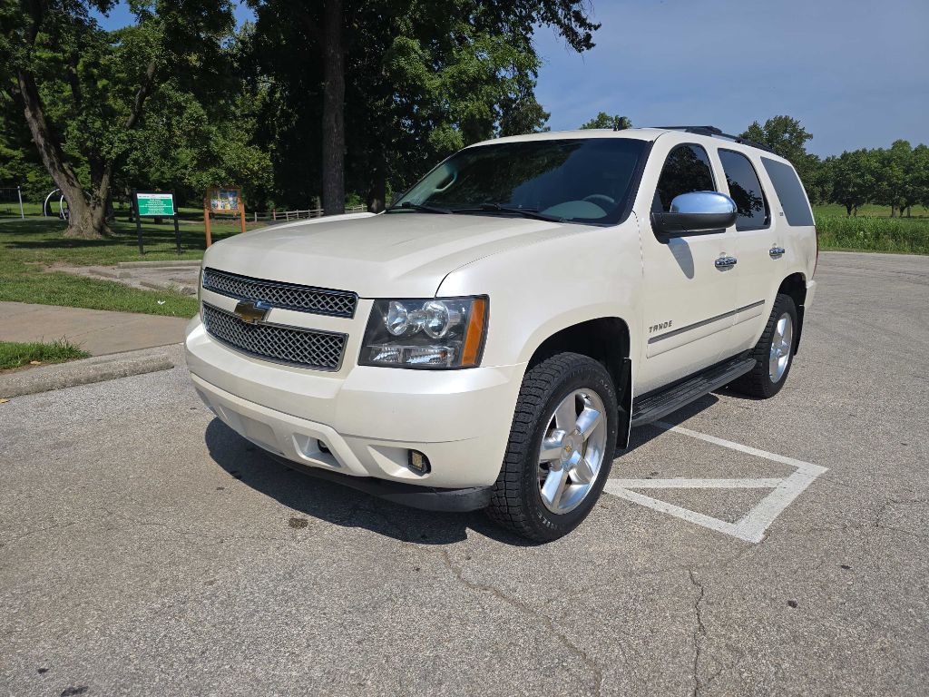 2011 Chevrolet Tahoe Image 3