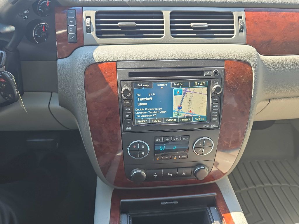 2011 Chevrolet Tahoe Image 16