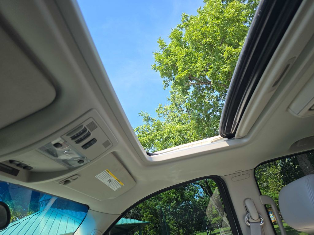 2011 Chevrolet Tahoe Image 17