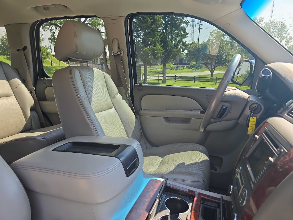 2011 Chevrolet Tahoe Image 23