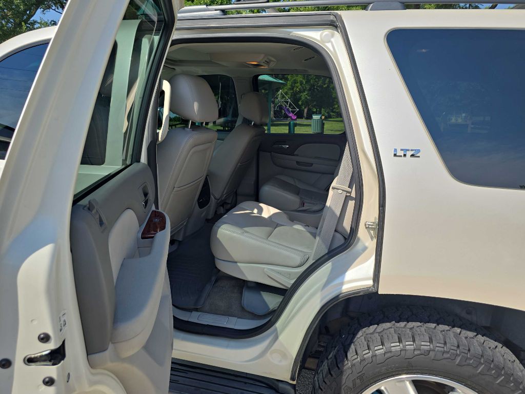 2011 Chevrolet Tahoe Image 25
