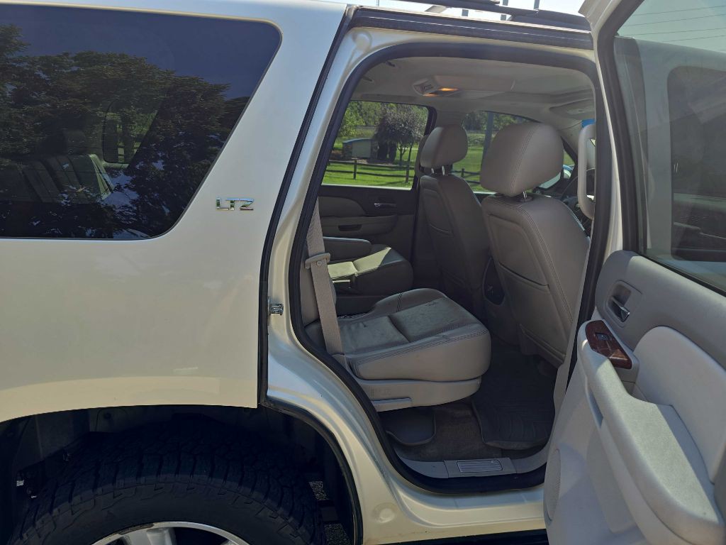 2011 Chevrolet Tahoe Image 28