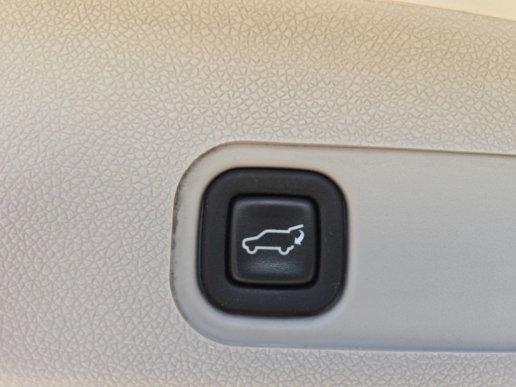 2011 Chevrolet Tahoe Image 35