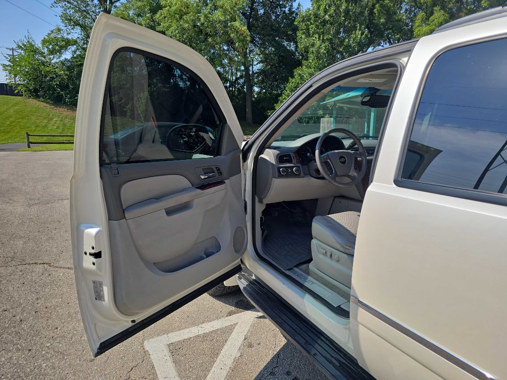 2011 Chevrolet Tahoe Image 9