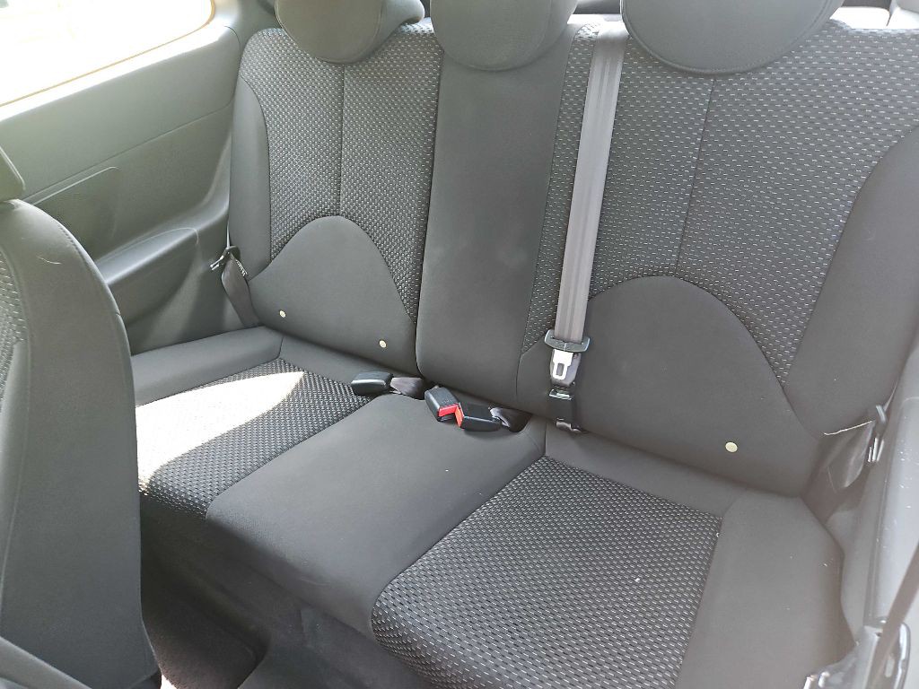 2011 Hyundai Accent Image 32