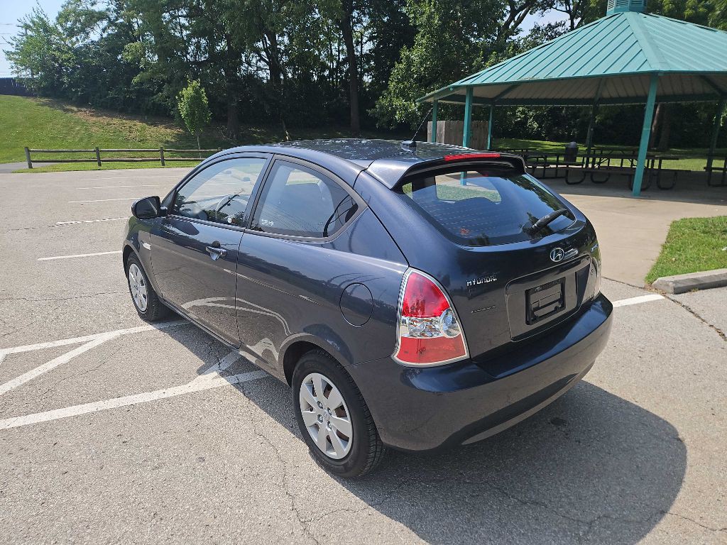 2011 Hyundai Accent Image 7