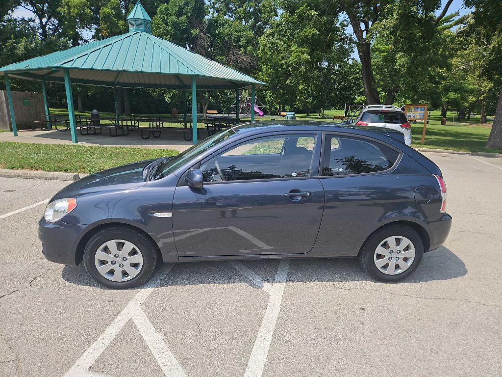2011 Hyundai Accent Image 8