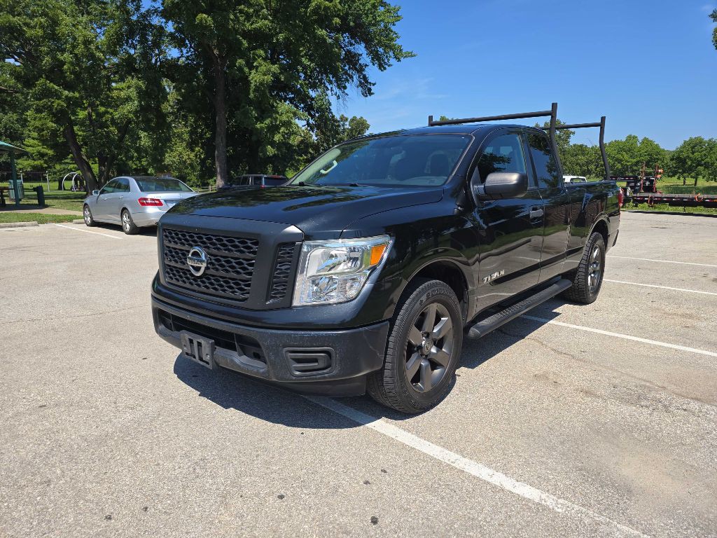 2017 Nissan Titan Image 2