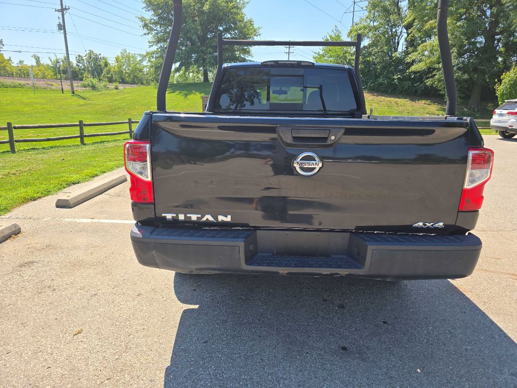 2017 Nissan Titan Image 6
