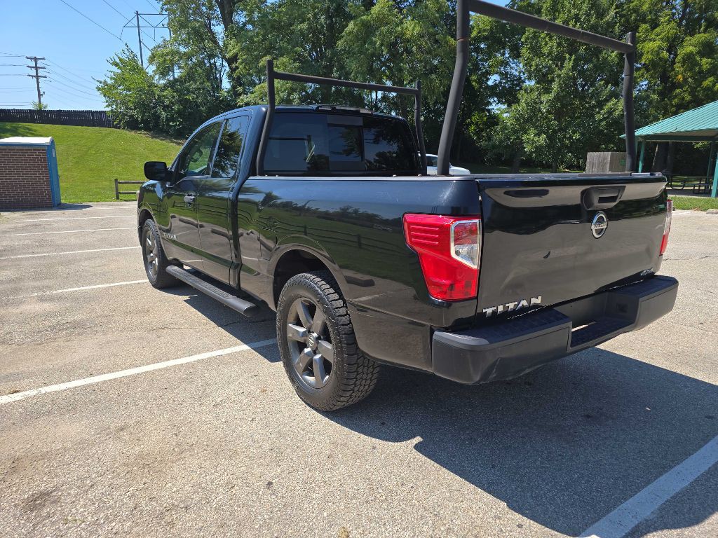 2017 Nissan Titan Image 7