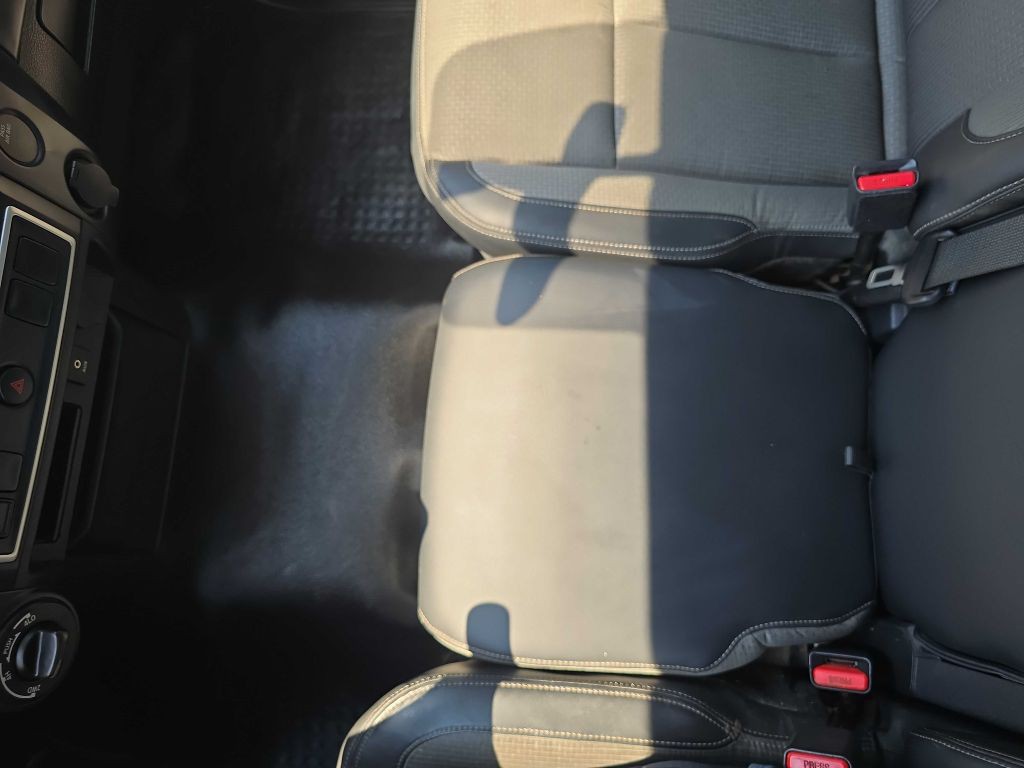 2017 Nissan Titan Image 16