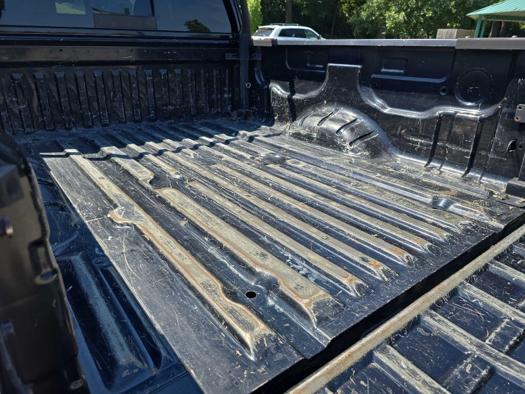 2017 Nissan Titan Image 27