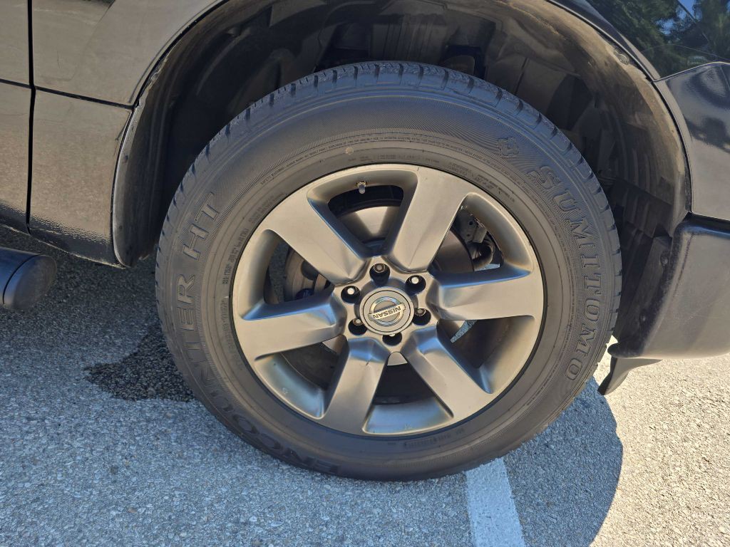 2017 Nissan Titan Image 30
