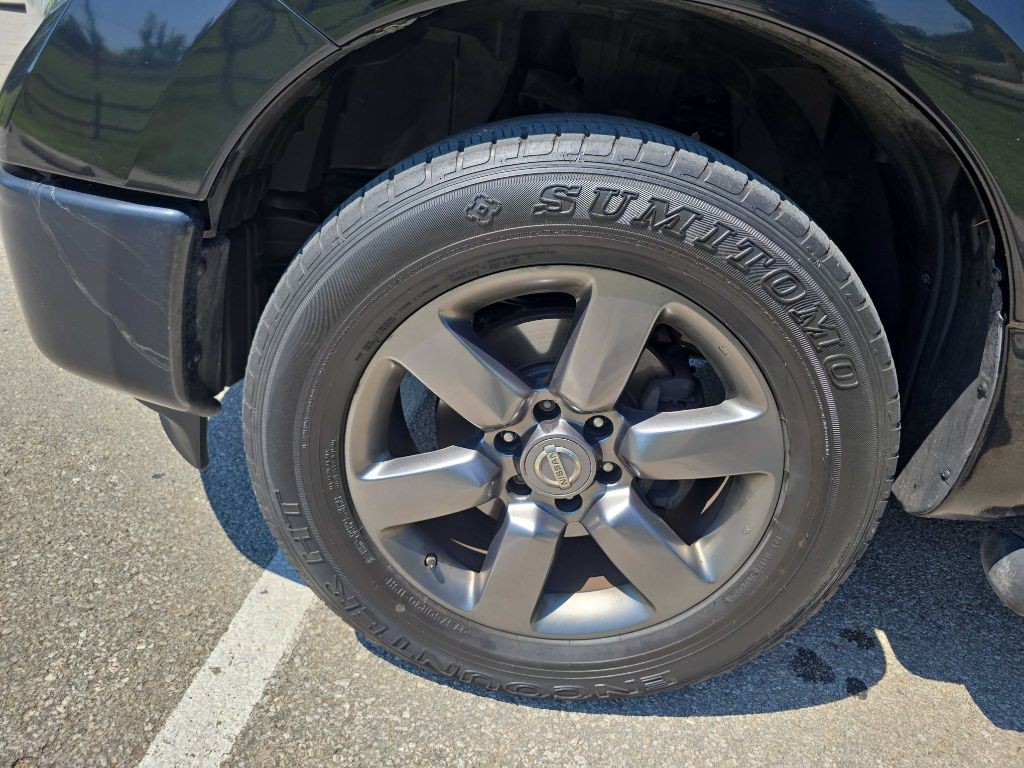 2017 Nissan Titan Image 32
