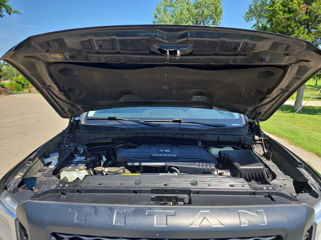2017 Nissan Titan Image 37