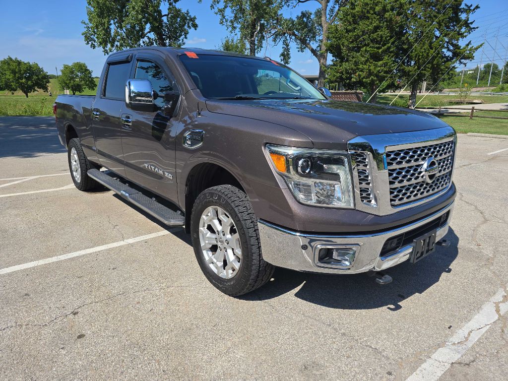 2016 Nissan Titan Image 2