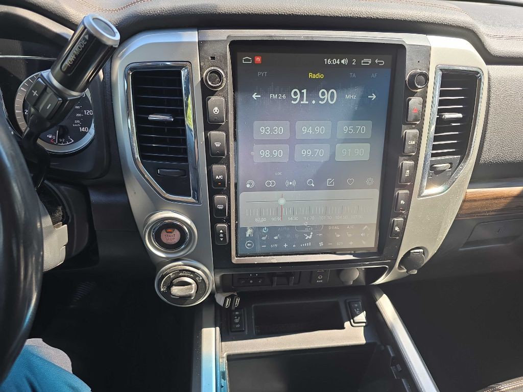 2016 Nissan Titan Image 17