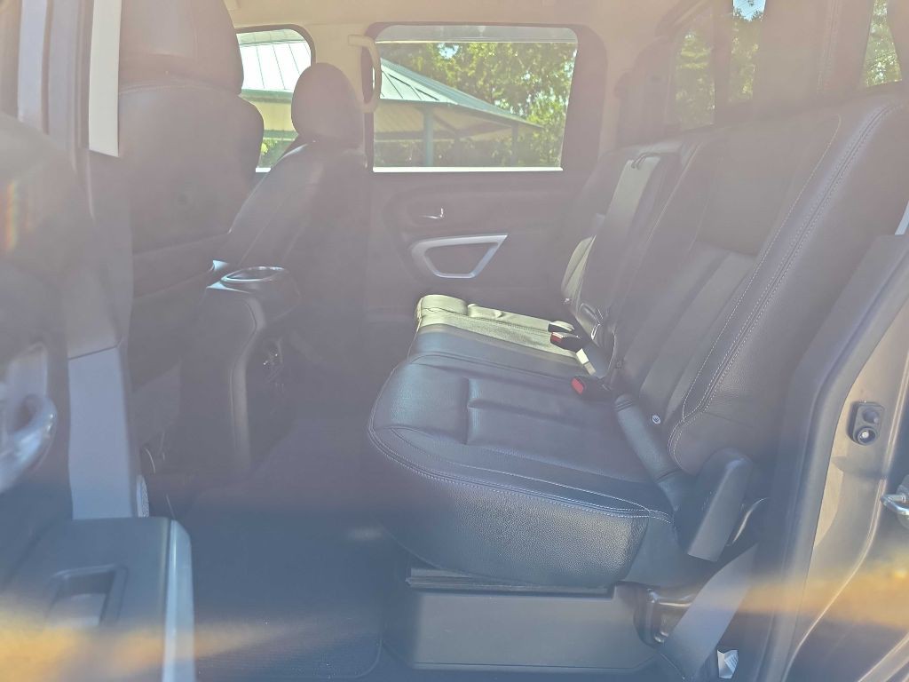 2016 Nissan Titan Image 24