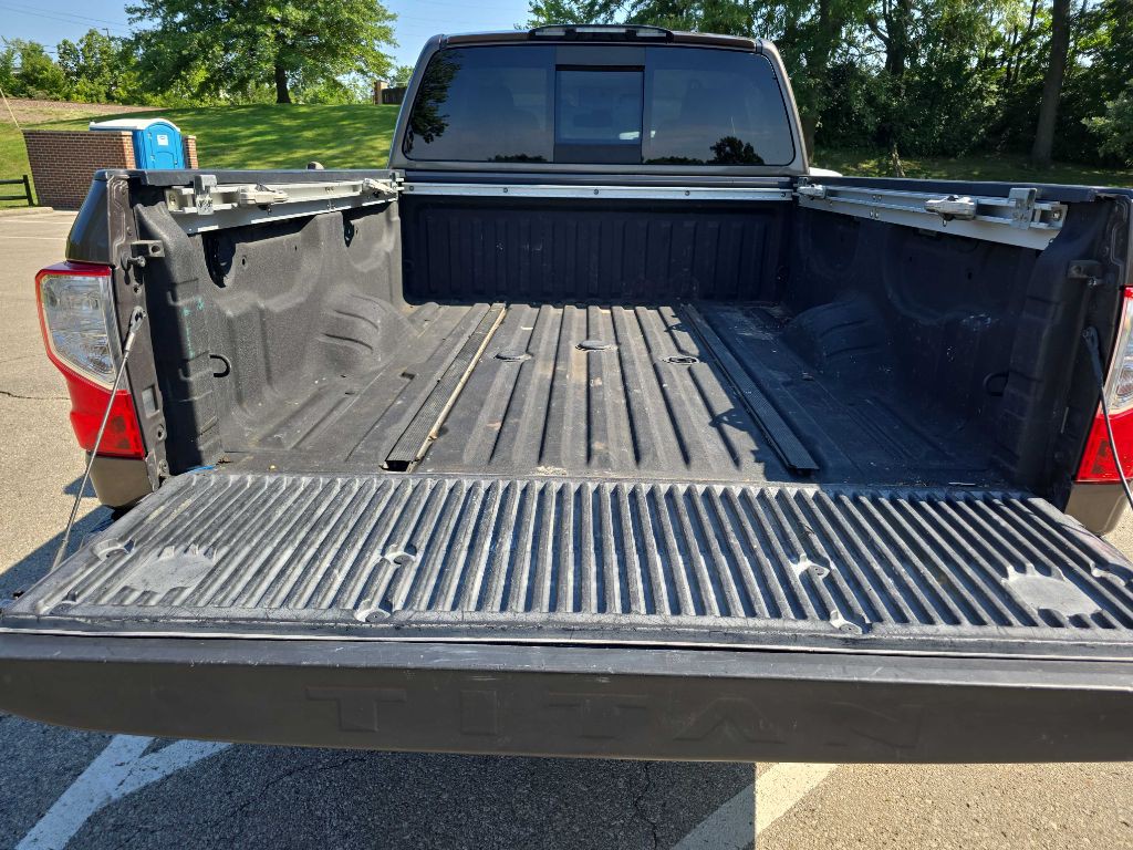 2016 Nissan Titan Image 29