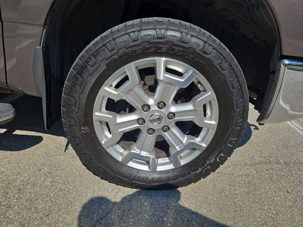 2016 Nissan Titan Image 35