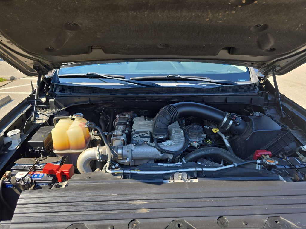 2016 Nissan Titan Image 39