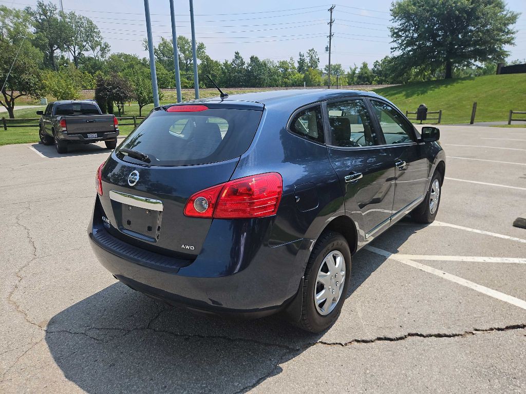 2015 Nissan Rogue Image 2