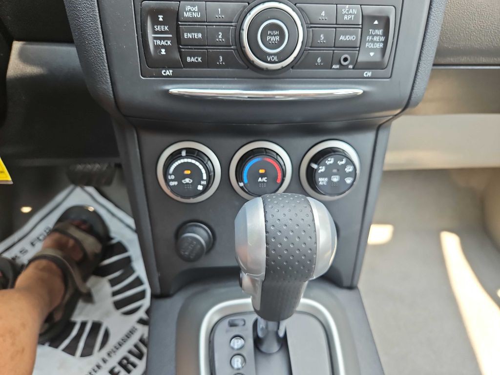 2015 Nissan Rogue Image 25
