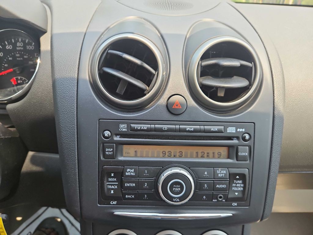 2015 Nissan Rogue Image 26