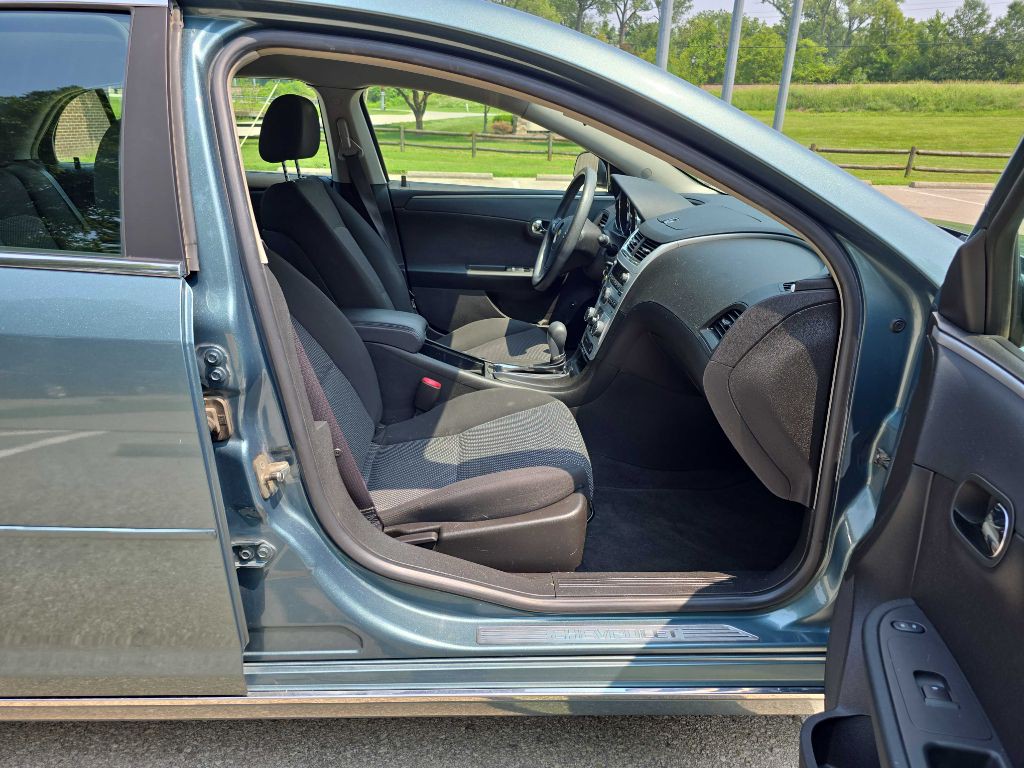 2009 Chevrolet Malibu Image 16