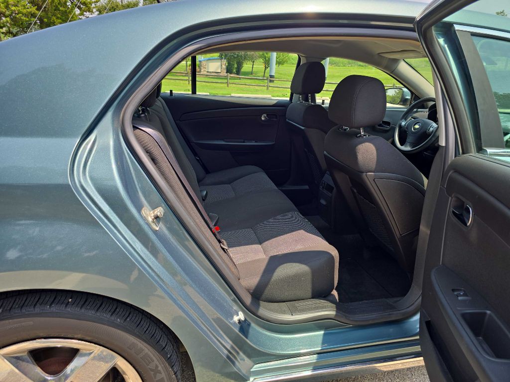 2009 Chevrolet Malibu Image 23
