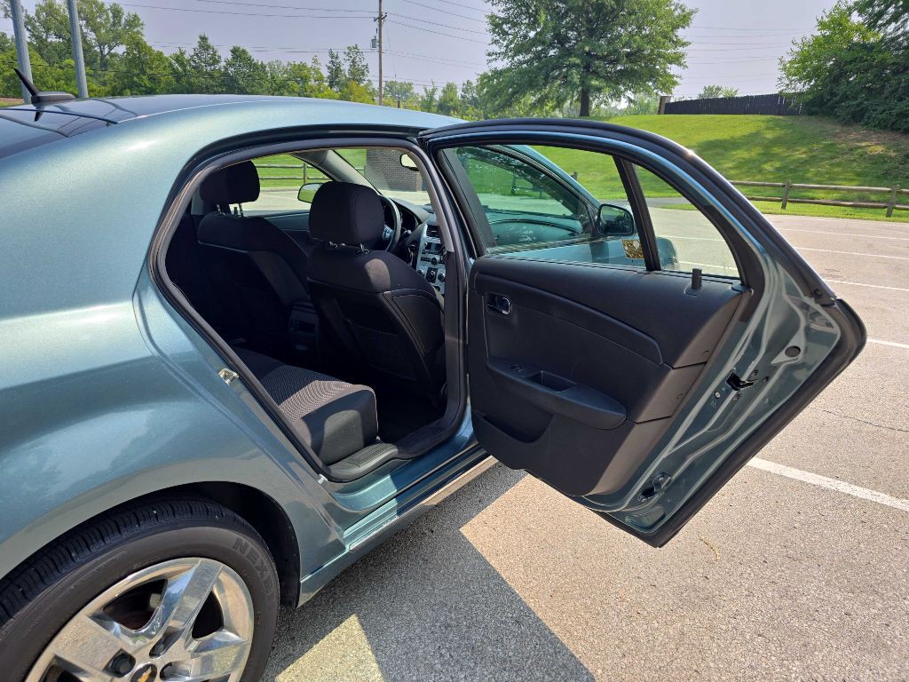 2009 Chevrolet Malibu Image 24