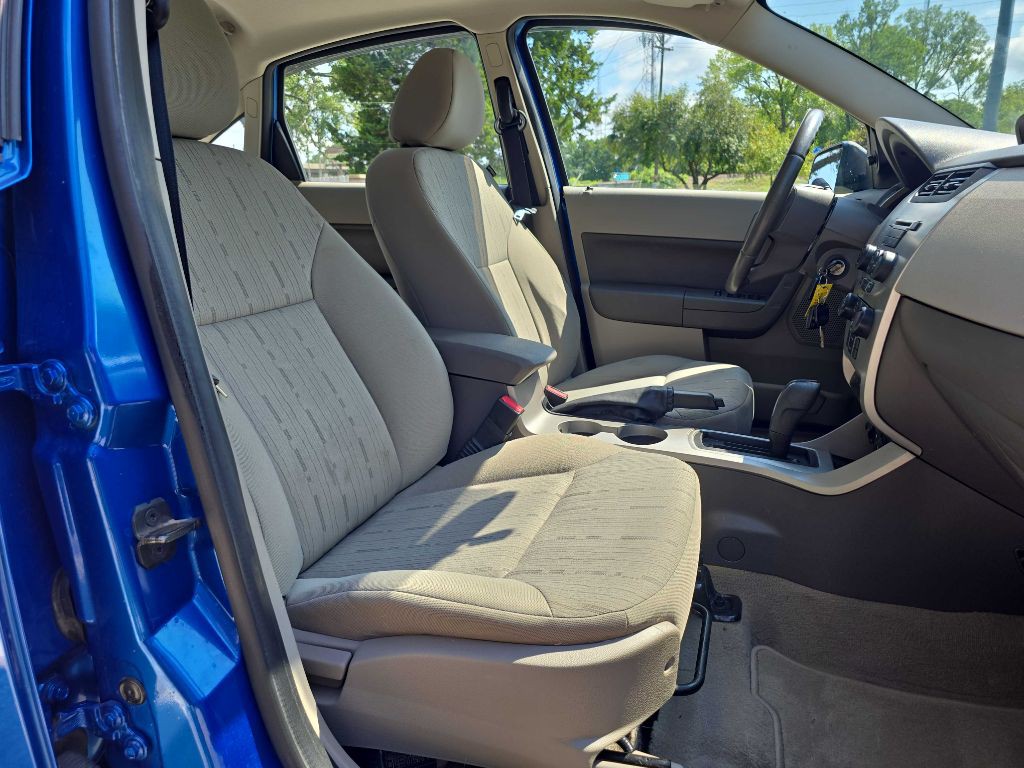 2010 Ford Focus Image 19