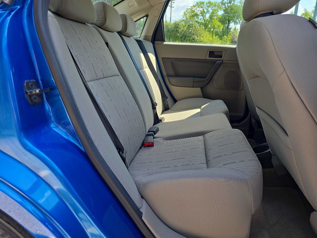 2010 Ford Focus Image 28