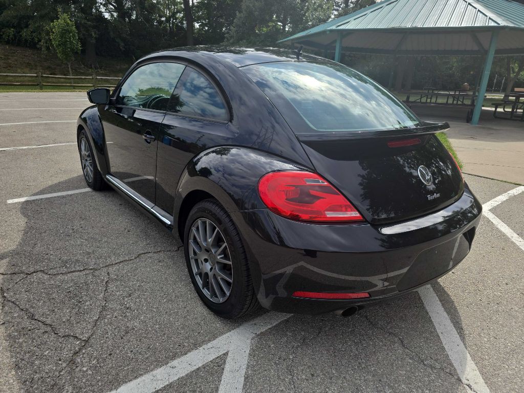 2012 Volkswagen Beetle Image 7