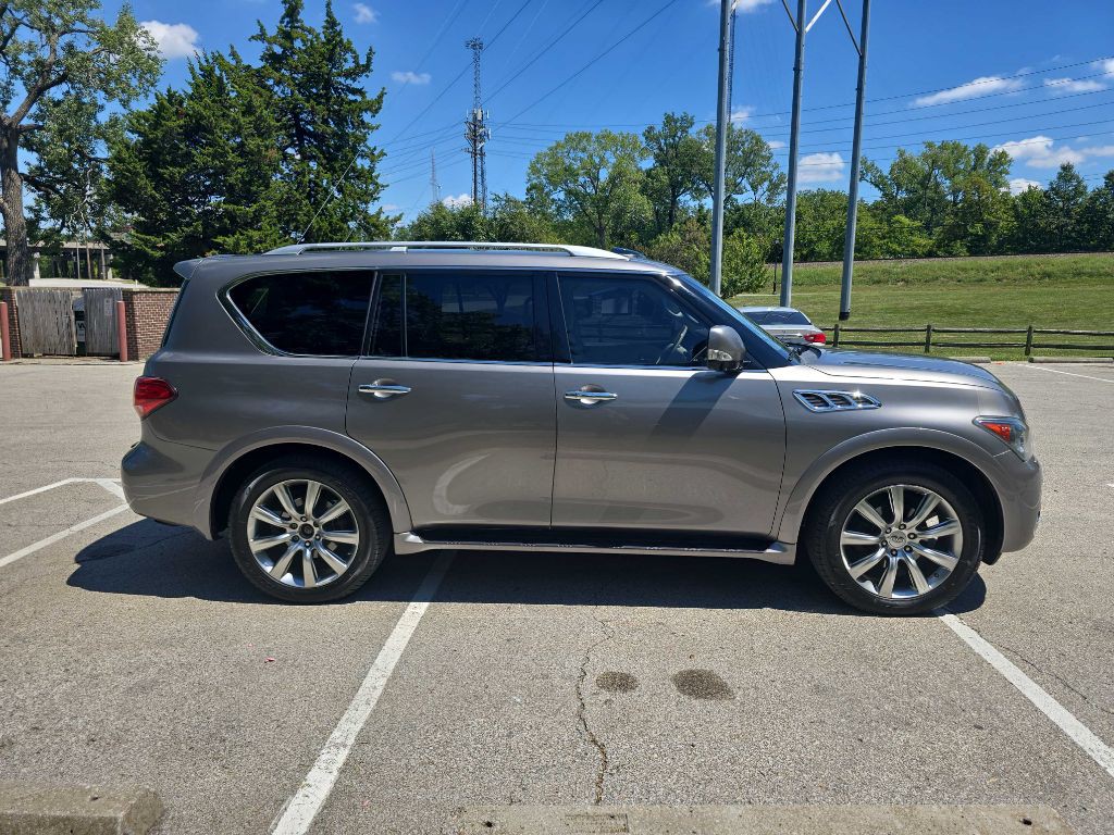 2013 INFINITI QX56 Image 4