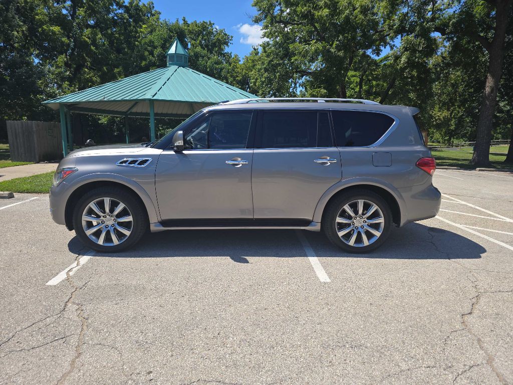 2013 INFINITI QX56 Image 8