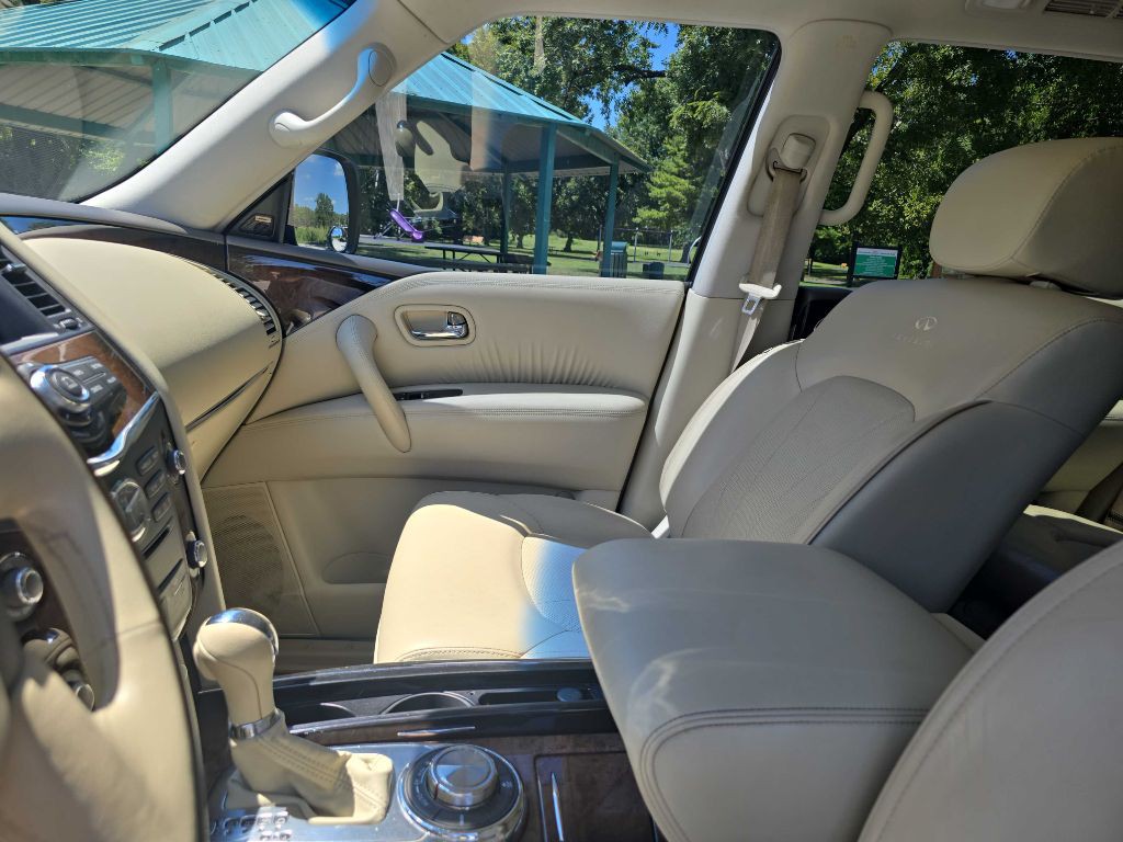 2013 INFINITI QX56 Image 12