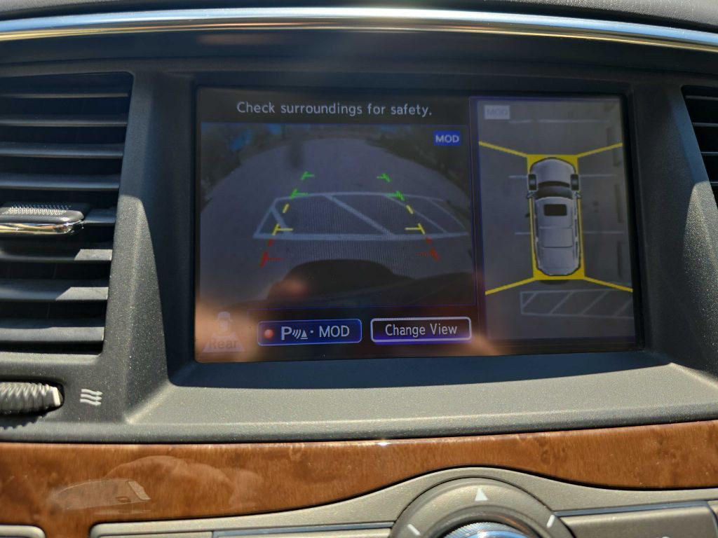 2013 INFINITI QX56 Image 16