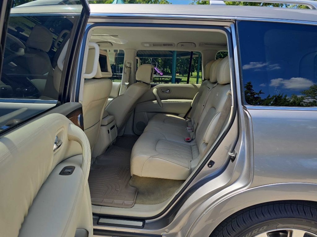 2013 INFINITI QX56 Image 26