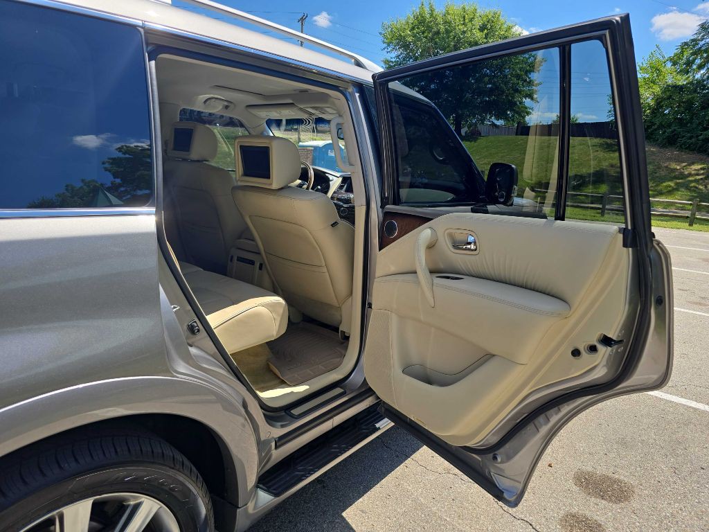 2013 INFINITI QX56 Image 29