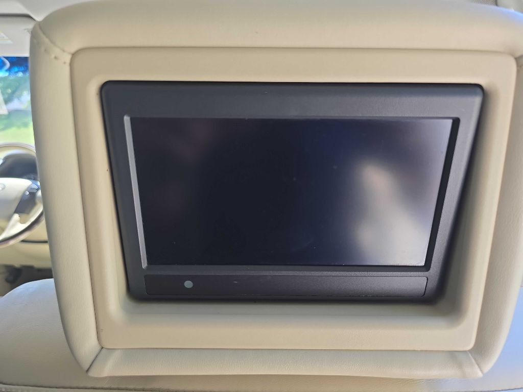 2013 INFINITI QX56 Image 33